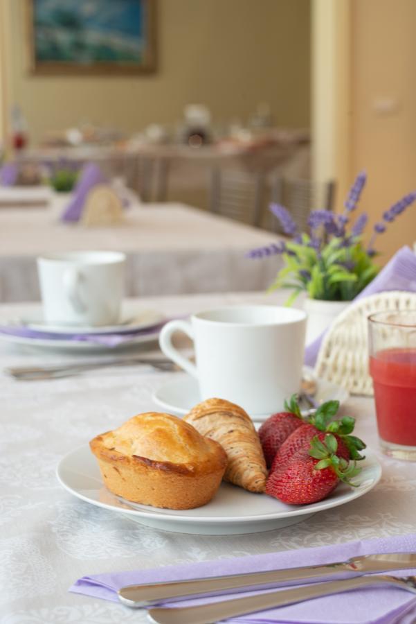 Villa Domus Salento Suites & Rooms Con Parcheggio Privato In Loco 莱切 外观 照片