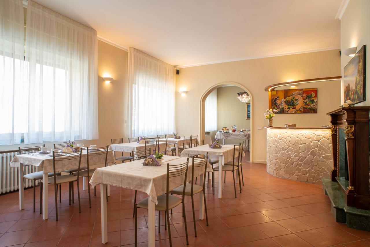 Villa Domus Salento Suites & Rooms Con Parcheggio Privato In Loco 莱切 外观 照片