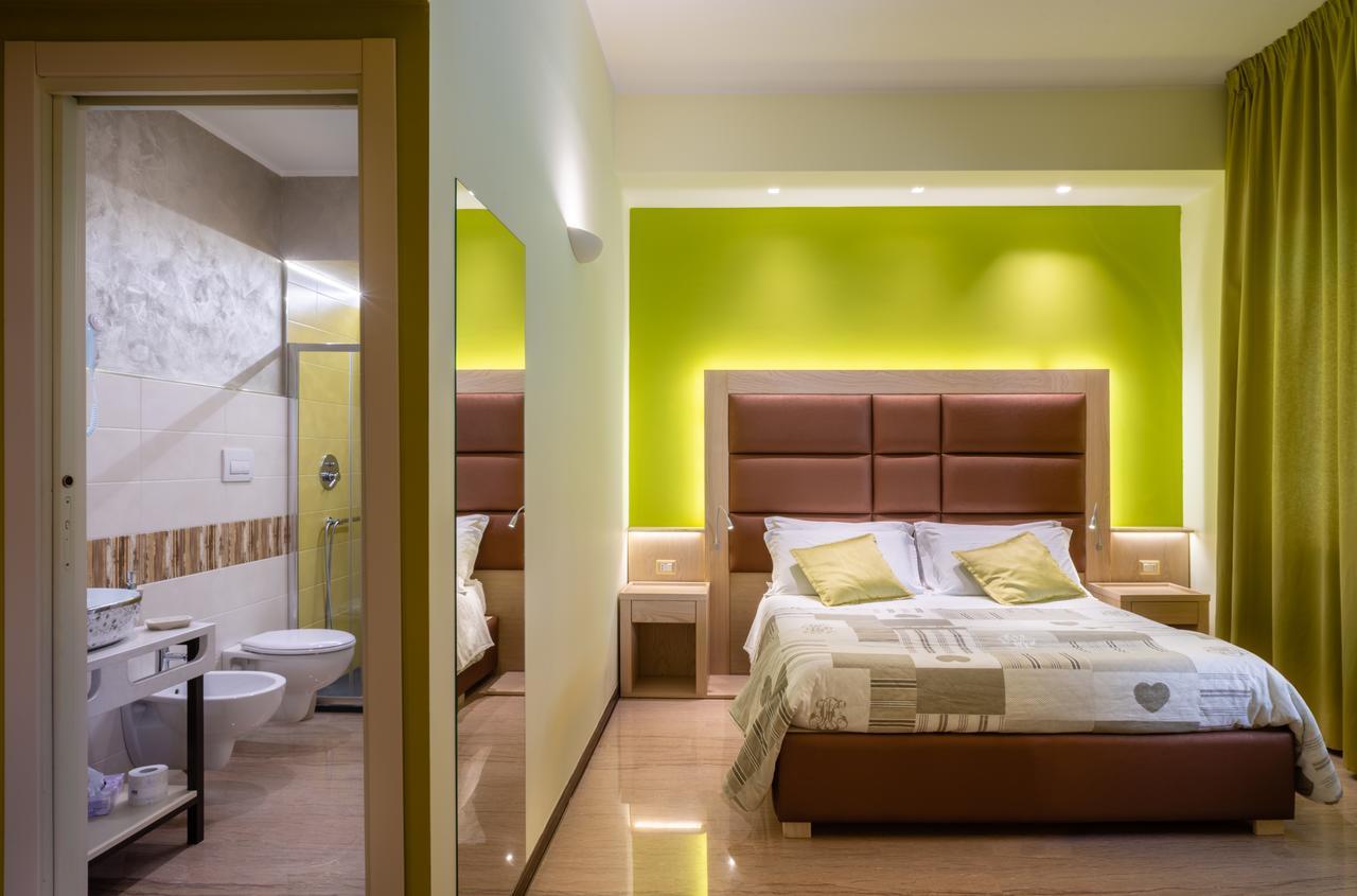 Villa Domus Salento Suites & Rooms Con Parcheggio Privato In Loco 莱切 外观 照片