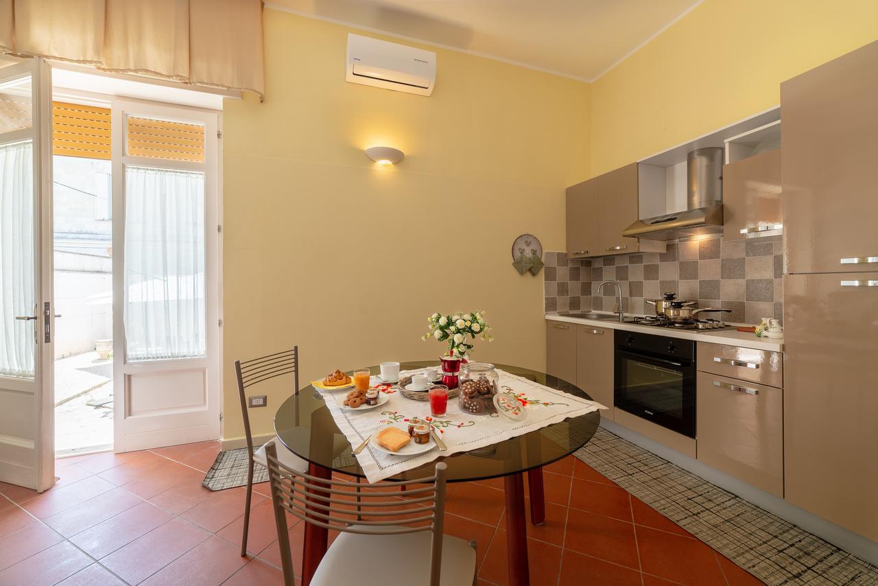 Villa Domus Salento Suites & Rooms Con Parcheggio Privato In Loco 莱切 外观 照片